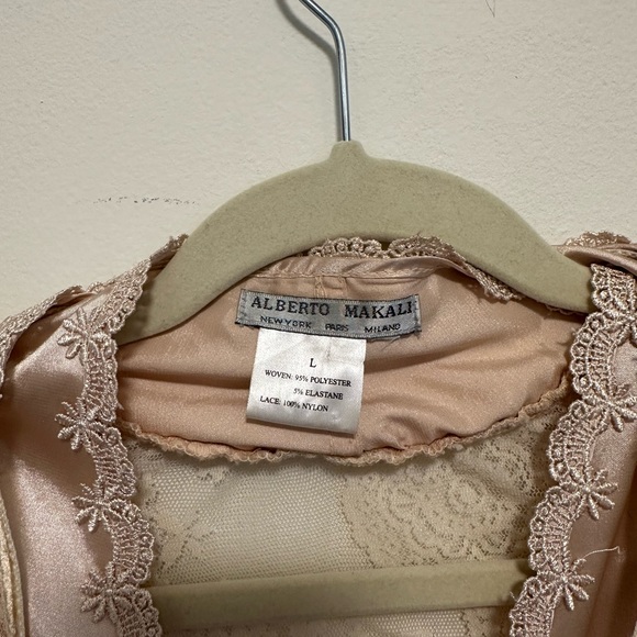 Women’s Roberto Makali Victorian Style Blouse - Picture 3 of 3